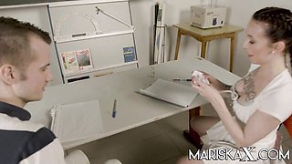 Irresistible Esluna Love and Sam Bourne at reality movie