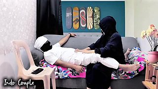 Muslim Hijab Teen Desperate for Job in Malaysia - Ready to Do Anything for Work with Cum in Mouth Swallowing