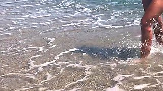 Amateur hottie fucked outdoor in public