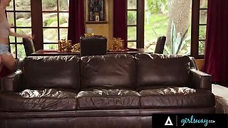 Natalia Starr Discovers Real Squirting With Zoey Monroe, Lena Paul & Luna Star
