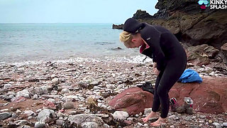 Thick 8mm Wetsuit Struggle & Sea Splash