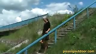A ladder pissing
