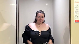 pawg public bathroom masturbation